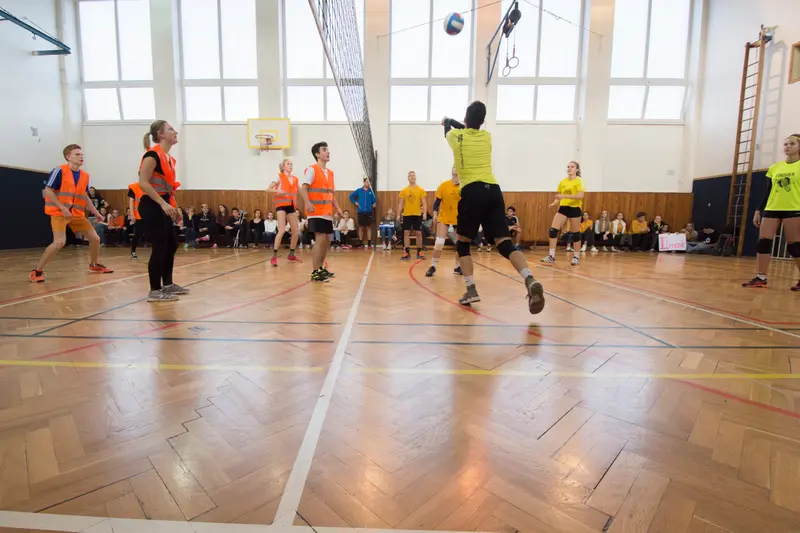 Vánoční turnaj ve volejbale a vybíjené