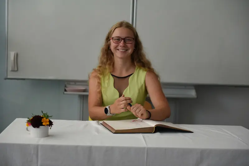 SLAVNOSTNÍ RAUT MATURITNÍCH ROČNÍKŮ
