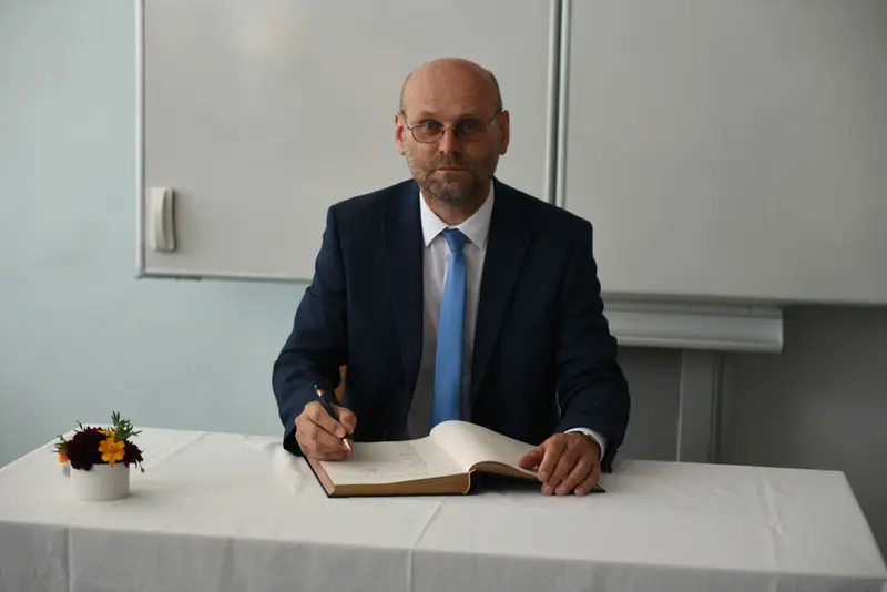 SLAVNOSTNÍ RAUT MATURITNÍCH ROČNÍKŮ