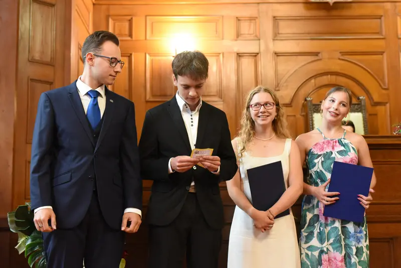Předávání maturitních vysvědčení