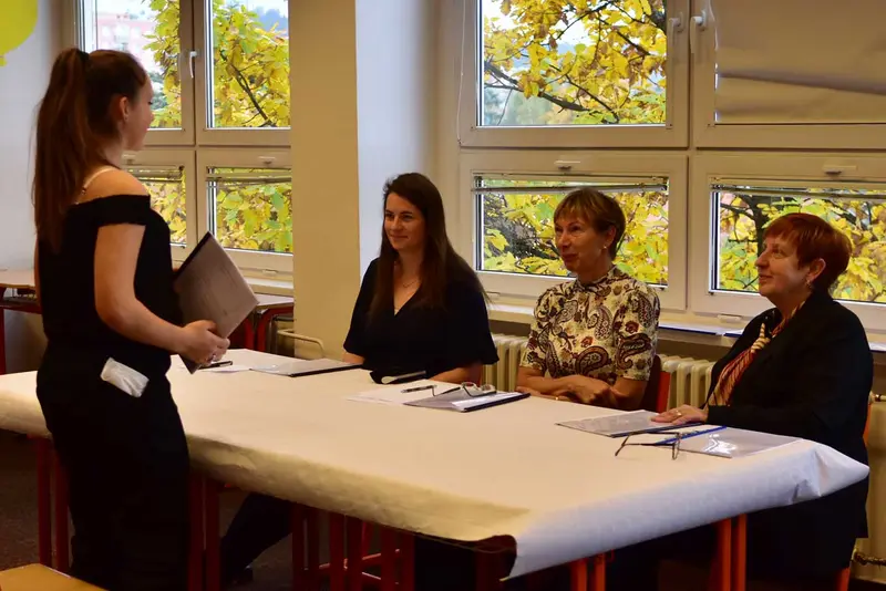 Obhajoby projektů v septimě a III. ročníku