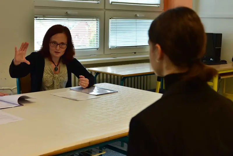 Obhajoby projektů v septimě a III. ročníku