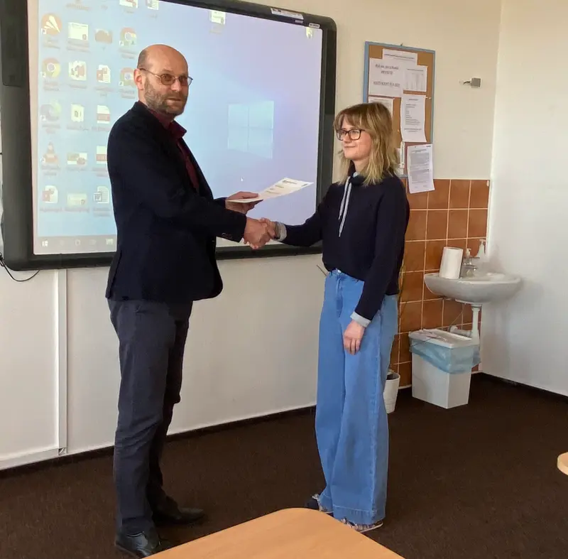 Předávání FCE a CAE certifikátů