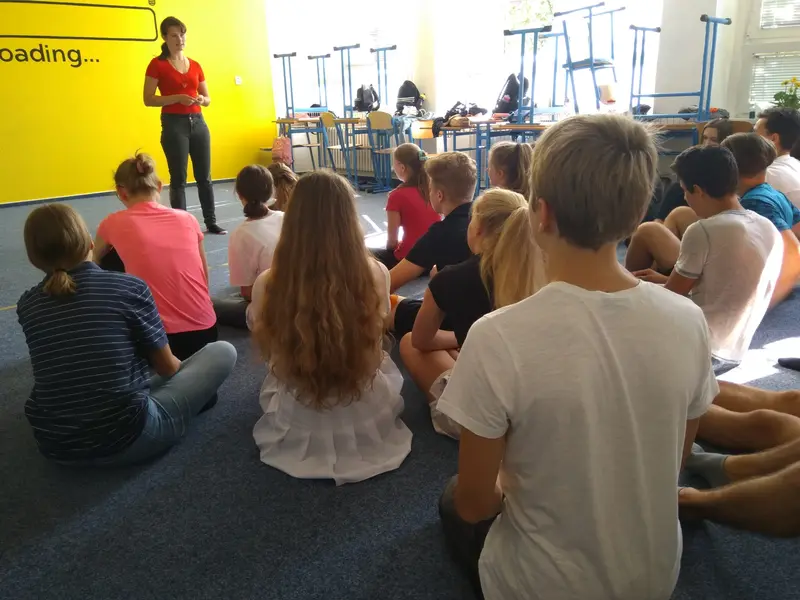 Letem světem dramaťákem aneb dramatická výchova v praxi