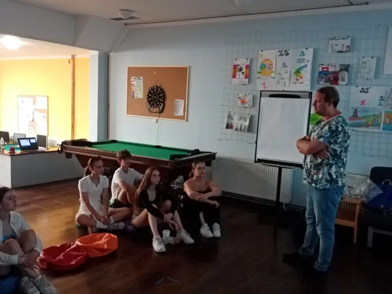 Kvarta se učila etiketě v EU