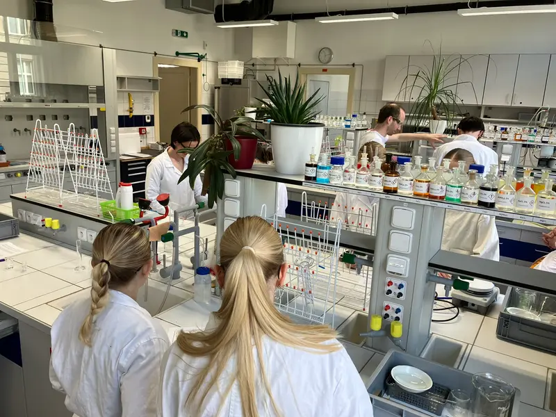 Návštěva laboratoří VŠCHT