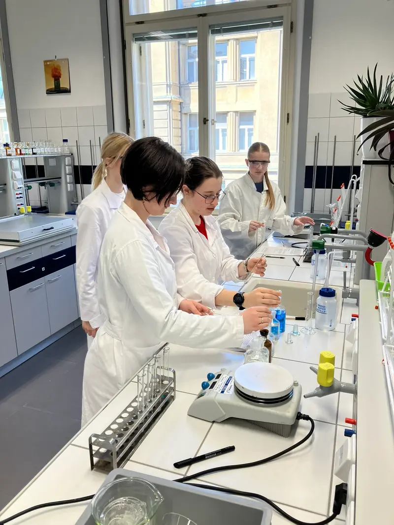 Návštěva laboratoří VŠCHT