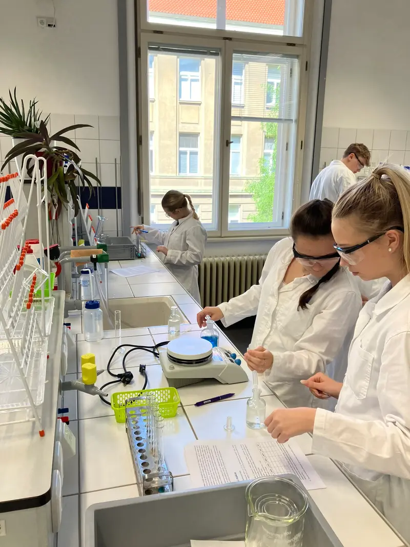 Návštěva laboratoří VŠCHT