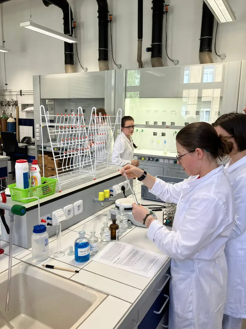 Návštěva laboratoří VŠCHT