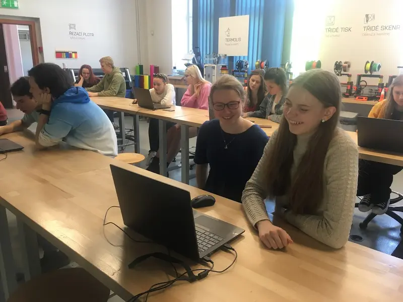 Kvinta v dílně iQFABLAB