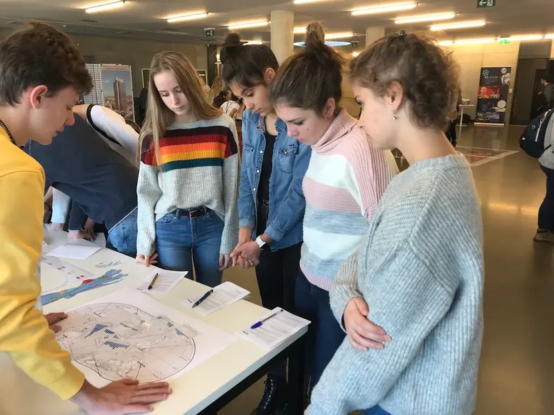 Studenti na GIS DAY