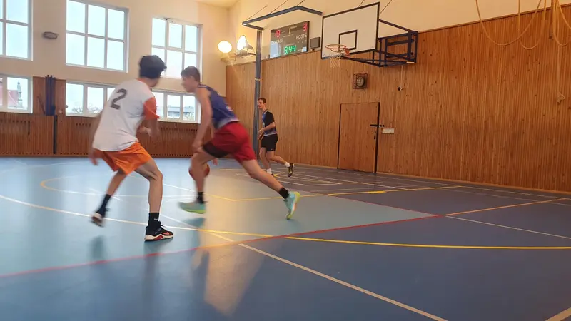 Základní kolo v basketbalu středních škol
