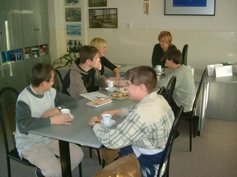 9974_archiv_17/vánočnění_-_čaj_v_ředitelně